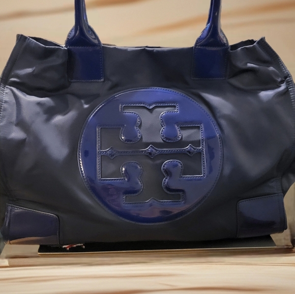 TORY BURCH ELLA nylon TOTE Navy Blue Tote Bag. SNAP Closure On Sides. - Picture 7 of 11